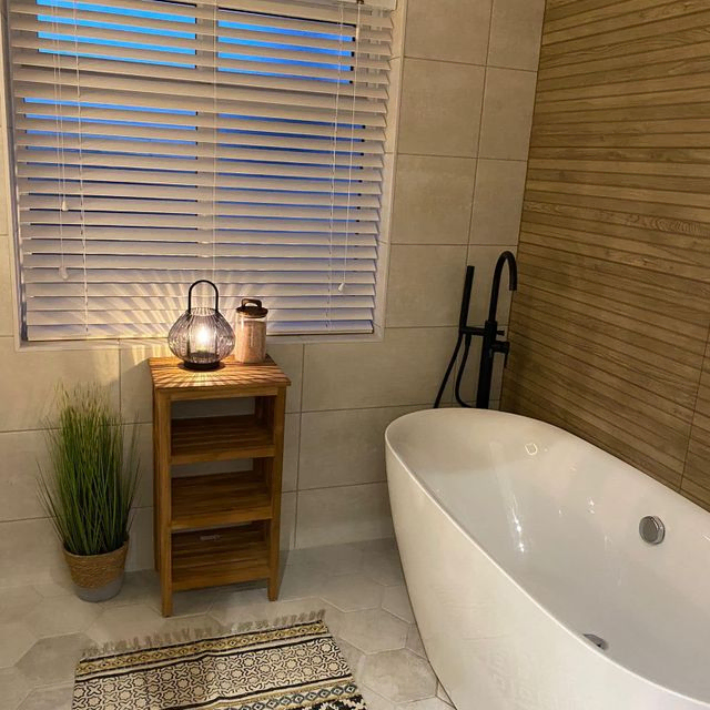 Summerhill Bathrooms - White Bath
